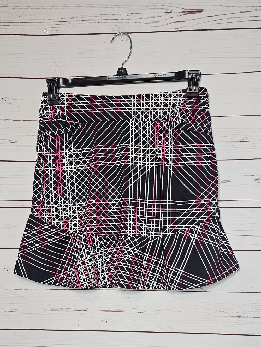 Tail Graphic Print Black and Pink Flounce Golf Skort - Picture 2 of 15